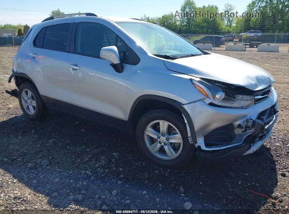 KL7CJPSB6MB339502 2021 CHEVROLET TRAX Silver Przód prawy
