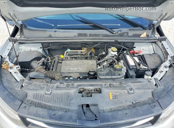 KL7CJPSB7JB581646 2018 CHEVROLET TRAX Серебряный Вид подкапотного пространства