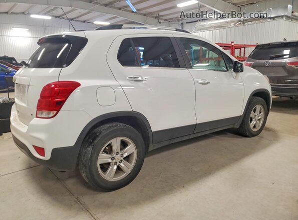 KL7CJPSB8JB614525 2018 CHEVROLET TRAX Белый Задняя правая четверть