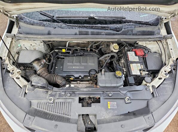 KL7CJPSB8JB671890 2018 CHEVROLET TRAX Белый Вид подкапотного пространства