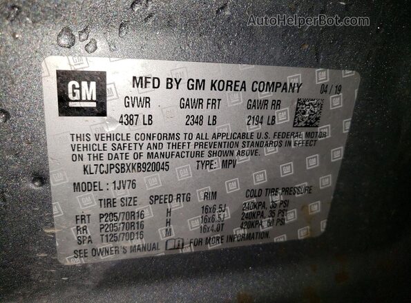 KL7CJPSBXKB920045 2019 CHEVROLET TRAX Gray VIN կոդի պիտակի տեսք