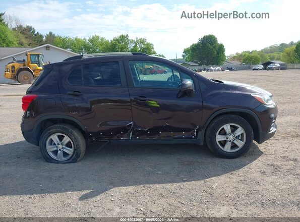 KL7CJPSM3MB366304 2021 CHEVROLET TRAX Бордовый Вид задней части салона