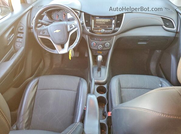 KL7CJPSM3NB569033 2022 CHEVROLET TRAX Черный Вид панели приборов
