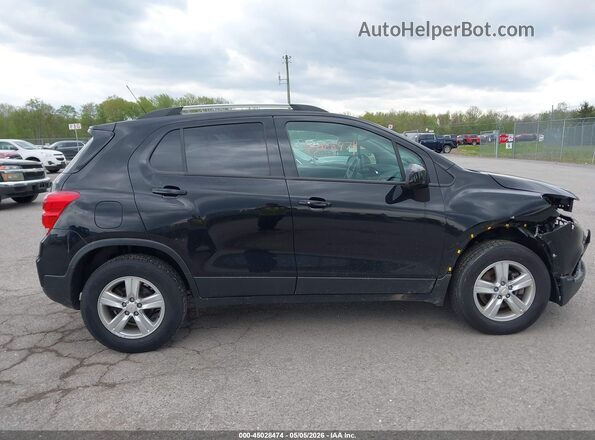 KL7CJPSM6NB565364 2022 CHEVROLET TRAX Черный Вид задней части салона