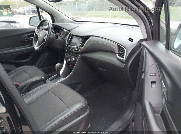 KL7CJPSM6NB565364 2022 CHEVROLET TRAX Черный Вид салона спереди