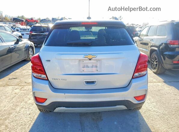 KL7CJPSM7MB364295 2021 CHEVROLET TRAX Серебряный Вид сзади