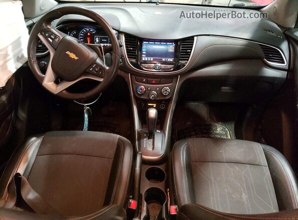KL7CJPSM8NB568993 2022 CHEVROLET TRAX Бордовый Вид панели приборов