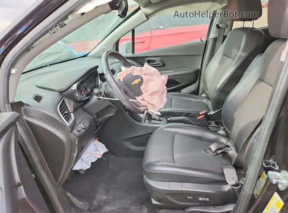 KL7CJPSM9NB519818 2022 CHEVROLET TRAX Черный Вид салона спереди
