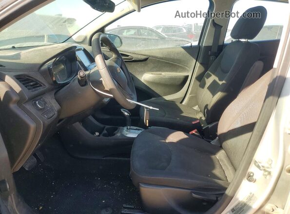 KL8CB6SA1GC538255 2016 CHEVROLET SPARK Silver Вид салону спереду
