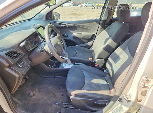 KL8CB6SA2GC568204 2016 CHEVROLET SPARK Кремовый Вид салона спереди