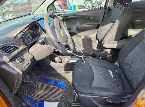 KL8CB6SA3LC462452 2020 CHEVROLET SPARK Оранжевый Вид салона спереди