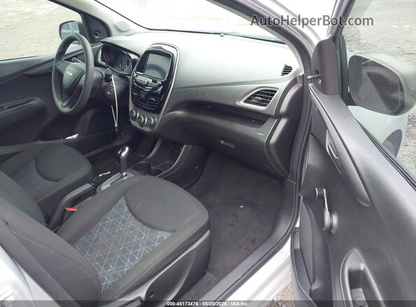 KL8CB6SA4NC014045 2022 CHEVROLET SPARK Silver Vista interior delantera