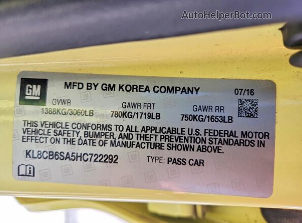 KL8CB6SA5HC722292 2017 CHEVROLET SPARK Yellow Vista del compartimento del motor
