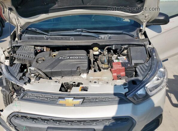 KL8CB6SA5JC424086 2018 CHEVROLET SPARK Silver Vista del compartimento del motor