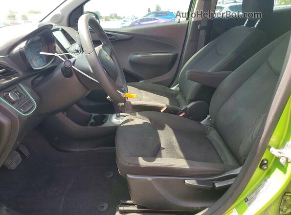 KL8CB6SA7GC603402 2016 CHEVROLET 1500 Зеленый Вид салона спереди