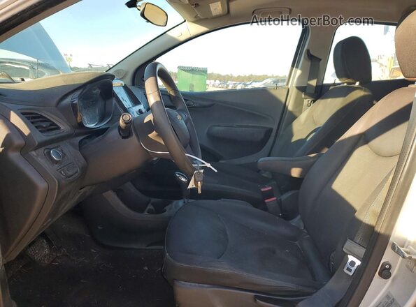 KL8CB6SA8KC747744 2019 CHEVROLET SPARK Серебряный Вид салона спереди
