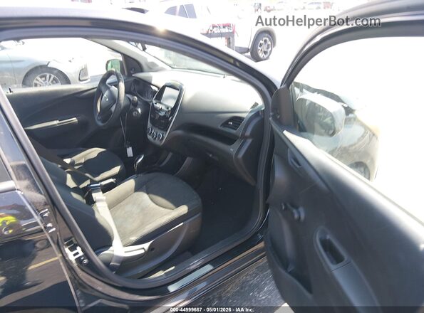 KL8CB6SA9HC810150 2017 CHEVROLET SPARK Черный Вид салона спереди