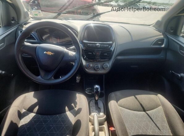 KL8CB6SAXKC765372 2019 CHEVROLET SPARK Серебряный Вид панели приборов