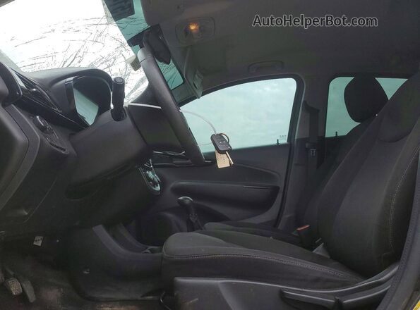 KL8CC6SA4GC579766 2016 CHEVROLET SPARK Black Вид салону спереду
