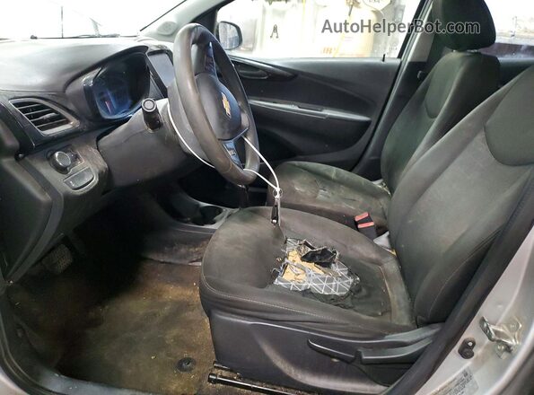 KL8CD6SA0MC218317 2021 CHEVROLET SPARK Серебряный Вид салона спереди