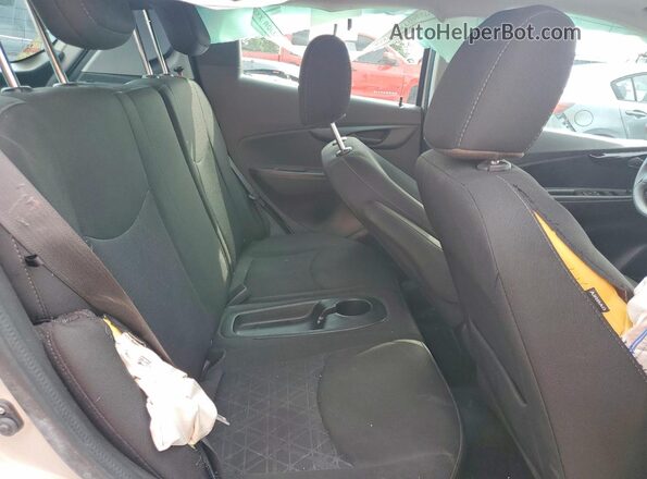 KL8CD6SA0MC749369 2021 CHEVROLET SPARK Бежевый Вид задней части салона