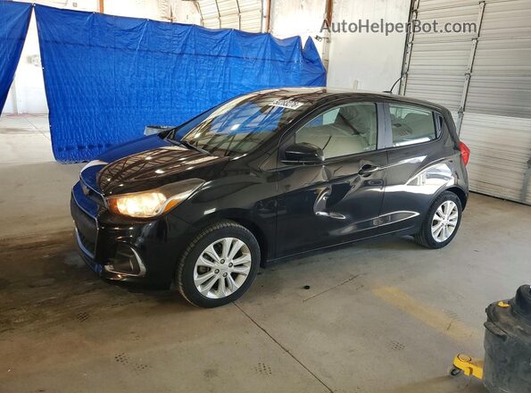 KL8CD6SA2HC767975 2017 CHEVROLET SPARK Black Przód lewy