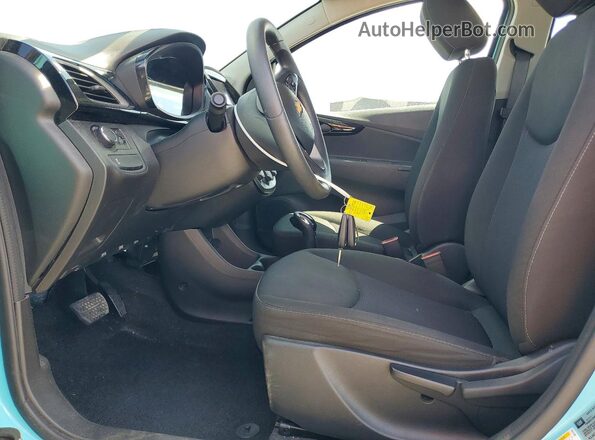 KL8CD6SA2MC703624 2021 CHEVROLET SPARK Бирюзовый Вид салона спереди