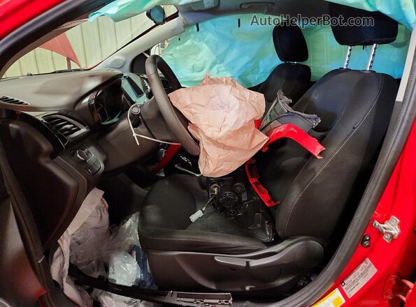 KL8CD6SA3MC738849 2021 CHEVROLET SPARK Красный Вид салона спереди