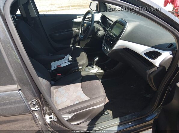KL8CD6SA5HC818448 2017 CHEVROLET SPARK Gray Вид салону спереду