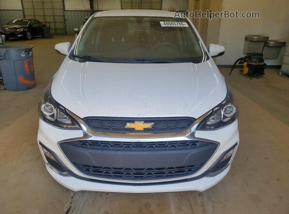 KL8CD6SAXMC220818 2021 CHEVROLET SPARK Белый Вид спереди