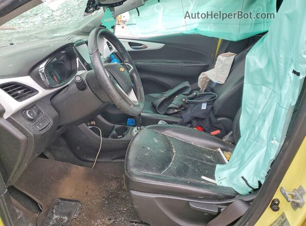 KL8CF6SA2HC790618 2017 CHEVROLET SPARK Желтый Вид салона спереди