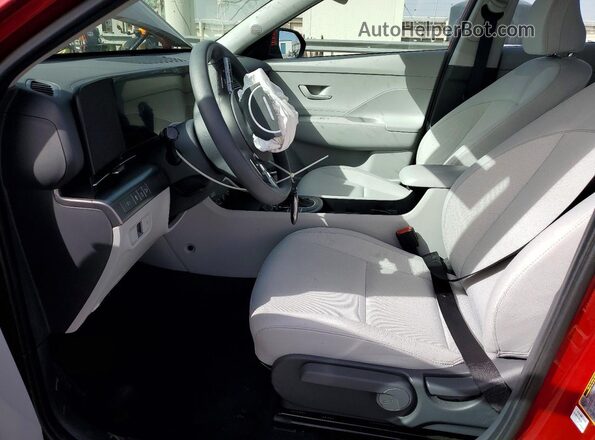 KM8HA3AB8SU260655 2025 HYUNDAI KONA Красный Вид салона спереди
