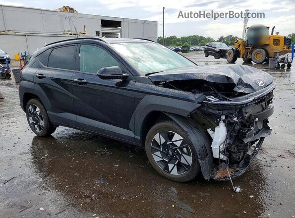 KM8HCCAB1RU081183 2024 HYUNDAI KONA Черный Передняя правая четверть