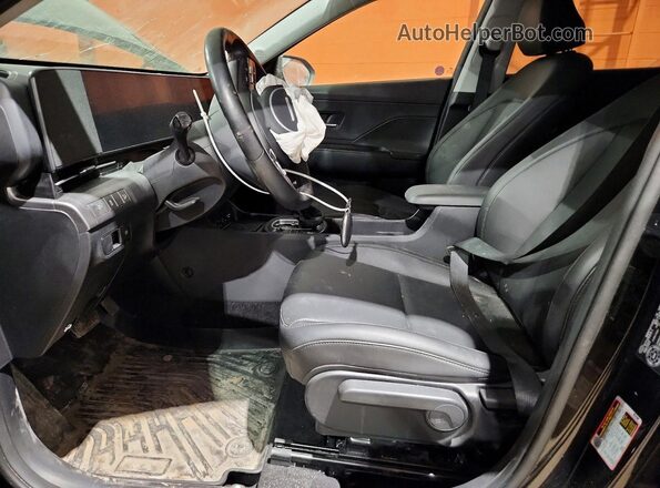 KM8HCCAB8RU038525 2024 HYUNDAI KONA Black Widok wnętrza z przodu