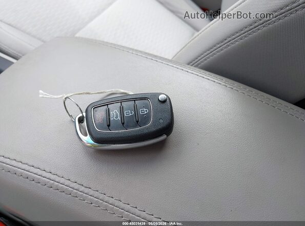 KM8J2CA43KU072741 2019 HYUNDAI TUCSON Белый Вид панели приборов