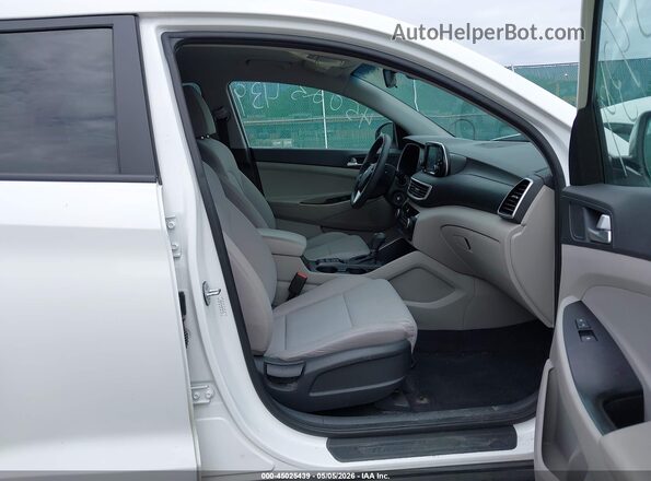 KM8J2CA43KU072741 2019 HYUNDAI TUCSON Белый Вид салона спереди