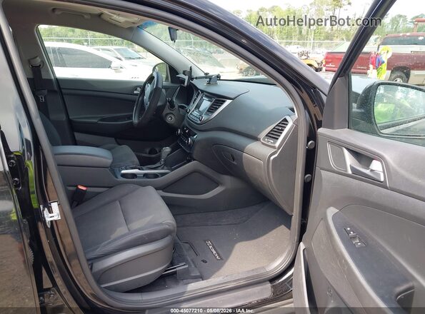 KM8J33A41HU409705 2017 HYUNDAI TUCSON Черный Вид салона спереди