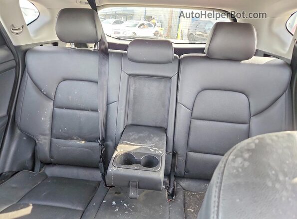 KM8J33A42JU633006 2018 HYUNDAI TUCSON Серебряный Вид задних сидений