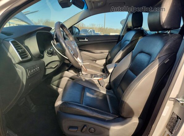 KM8J33AL0MU329524 2021 HYUNDAI TUCSON Серебряный Вид салона спереди