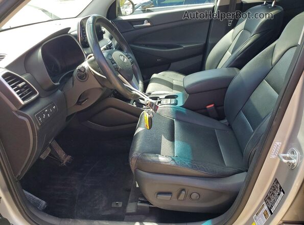 KM8J3CAL6MU350426 2021 HYUNDAI TUCSON Серебряный Вид салона спереди