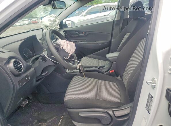 KM8K12AAXMU642437 2021 HYUNDAI KONA White Widok wnętrza z przodu