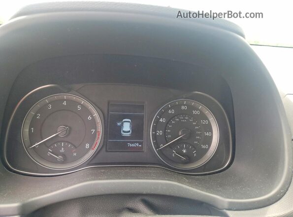 KM8K12AAXMU642437 2021 HYUNDAI KONA White Widok zestawu wskaźników