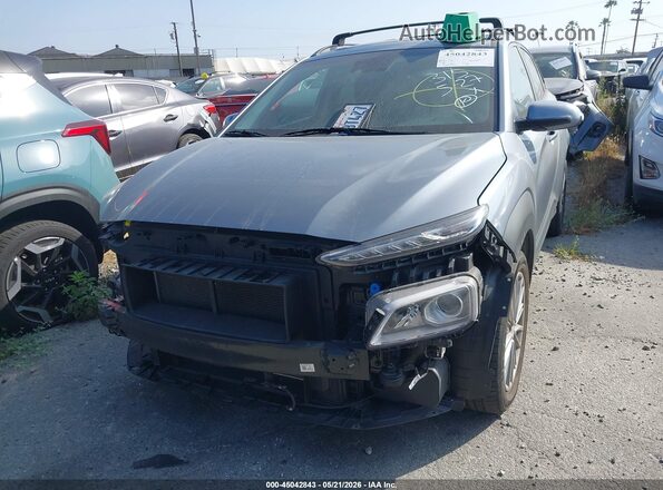 KM8K22AA8LU493392 2020 HYUNDAI KONA Серебряный Вид задней части салона