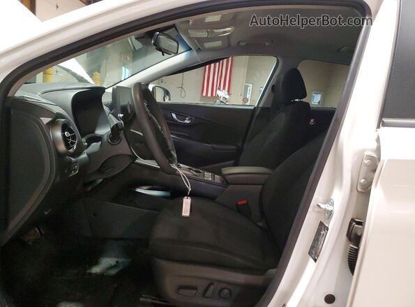 KM8K23AG0PU190834 2023 HYUNDAI KONA Белый Вид салона спереди