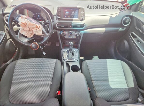 KM8K2CAA3JU073851 2018 HYUNDAI KONA Red Widok deski rozdzielczej