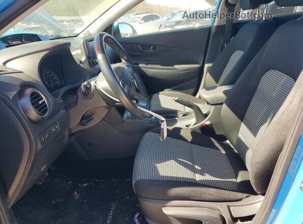 KM8K2CAA9LU484741 2020 HYUNDAI KONA Синий Вид салона спереди