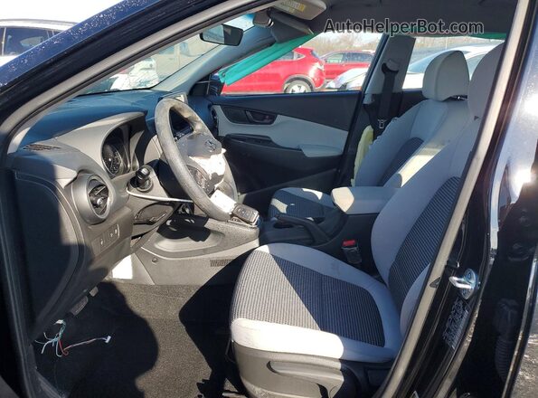 KM8K2CABXPU995938 2023 HYUNDAI KONA Черный Вид салона спереди
