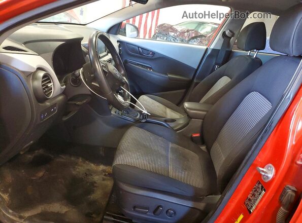KM8K6CAA8LU521086 2020 HYUNDAI KONA Оранжевый Вид салона спереди