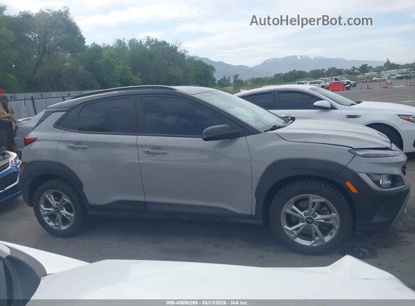 KM8K6CAB7PU008216 2023 HYUNDAI KONA Pewter Вид задней части салона