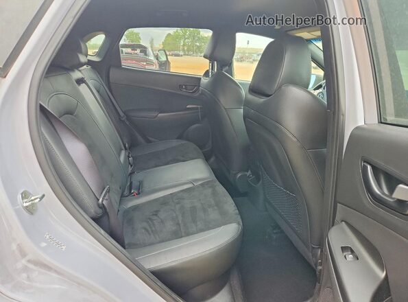 KM8KH3AC7NU005705 2022 HYUNDAI KONA Blue Vista interior trasera